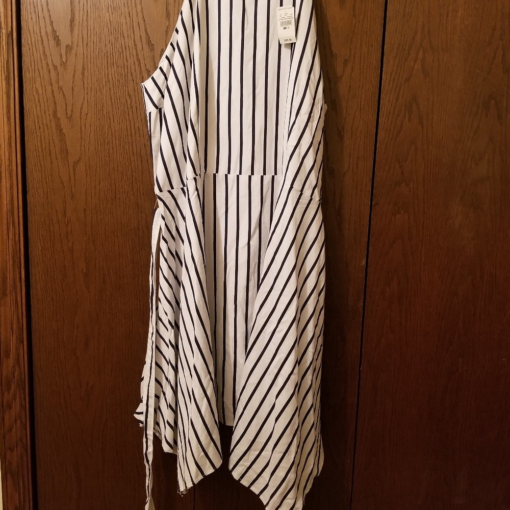Sleeveless dress